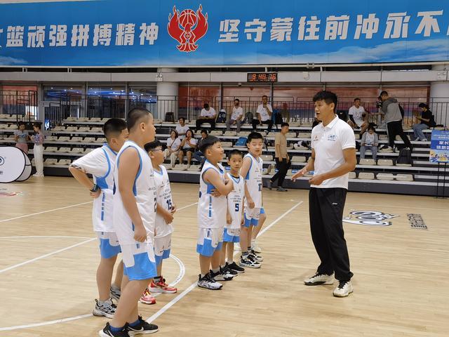 业余篮球运动员如何结合瑜伽提升技能_1